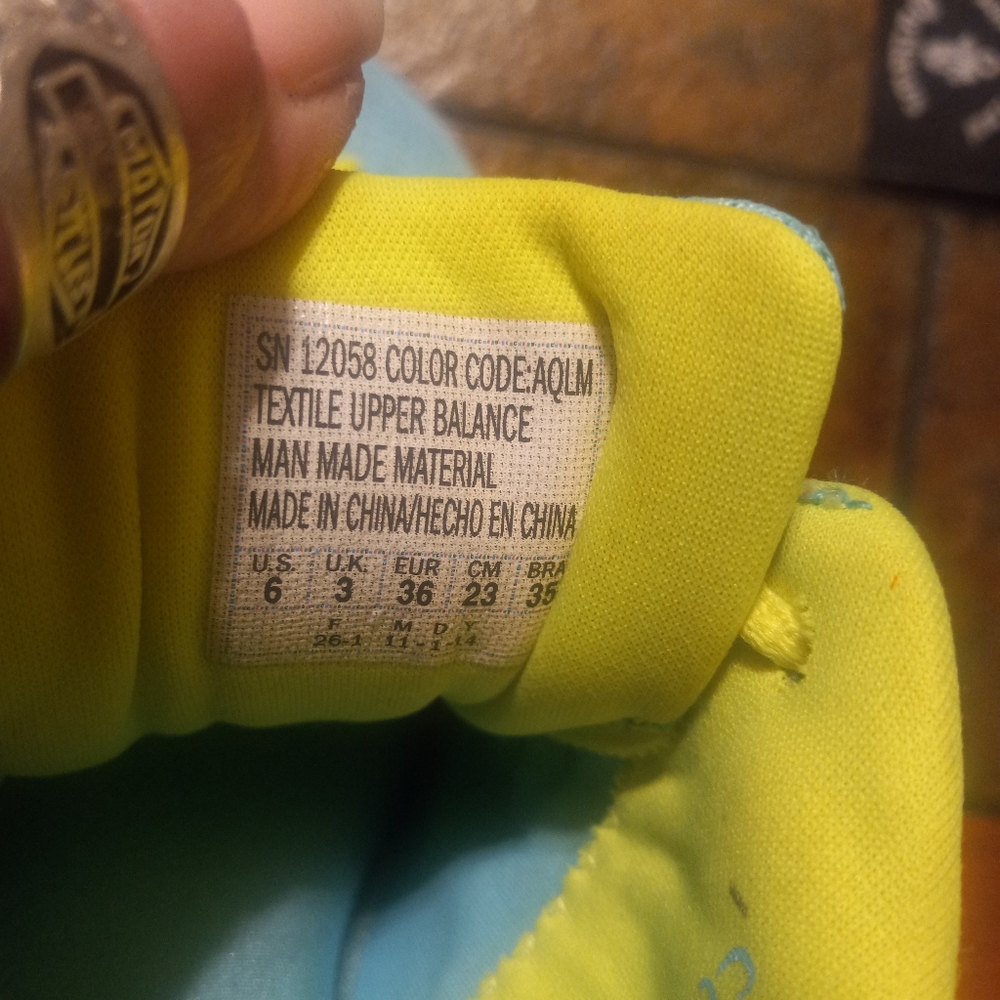 Skechers memory foam sneaker size 6 - Picture 9 of 9